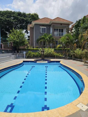 HILLS APARTMENTS